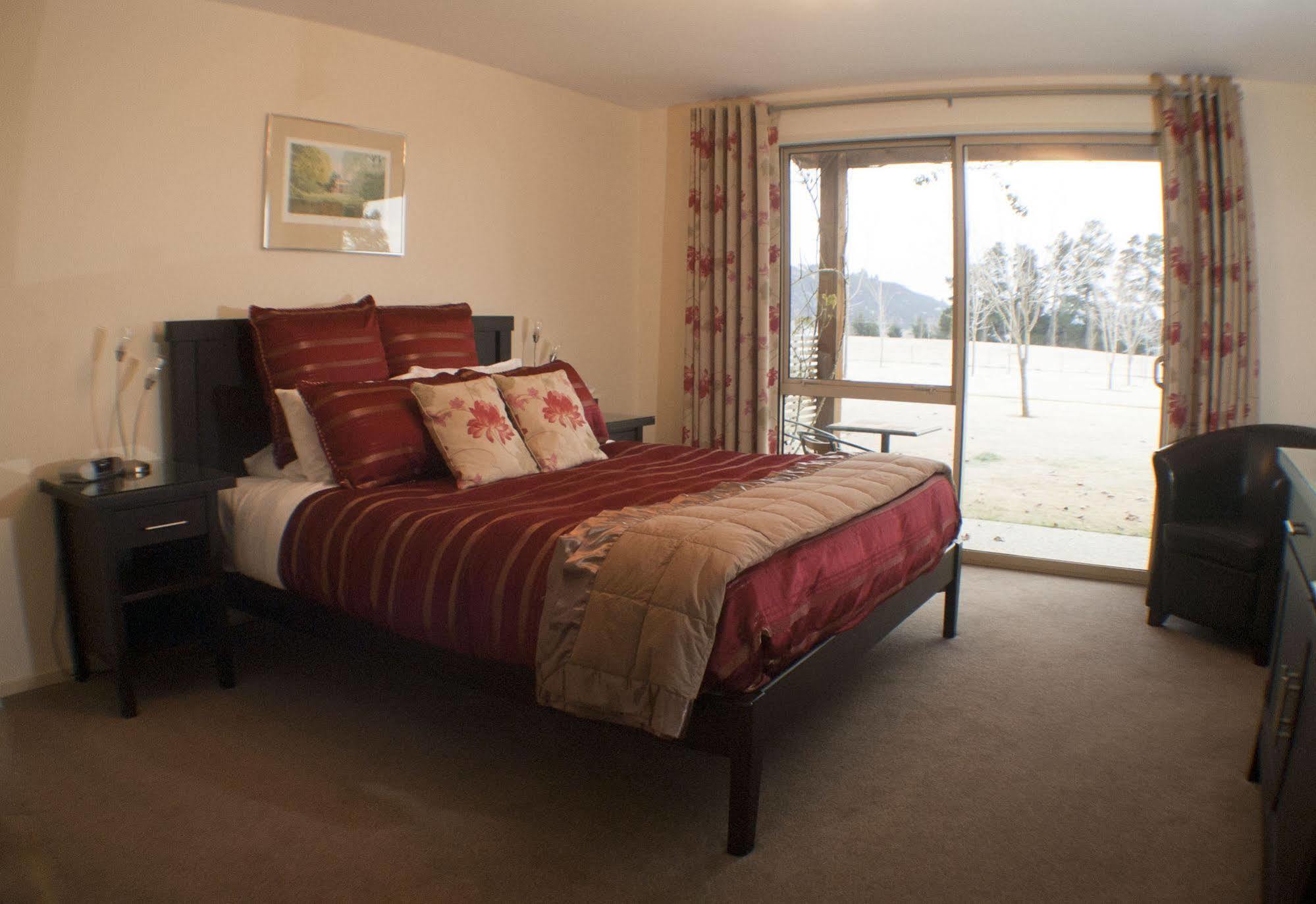 Maple Lodge Luxury Bed & Breakfast Albert Town Luaran gambar