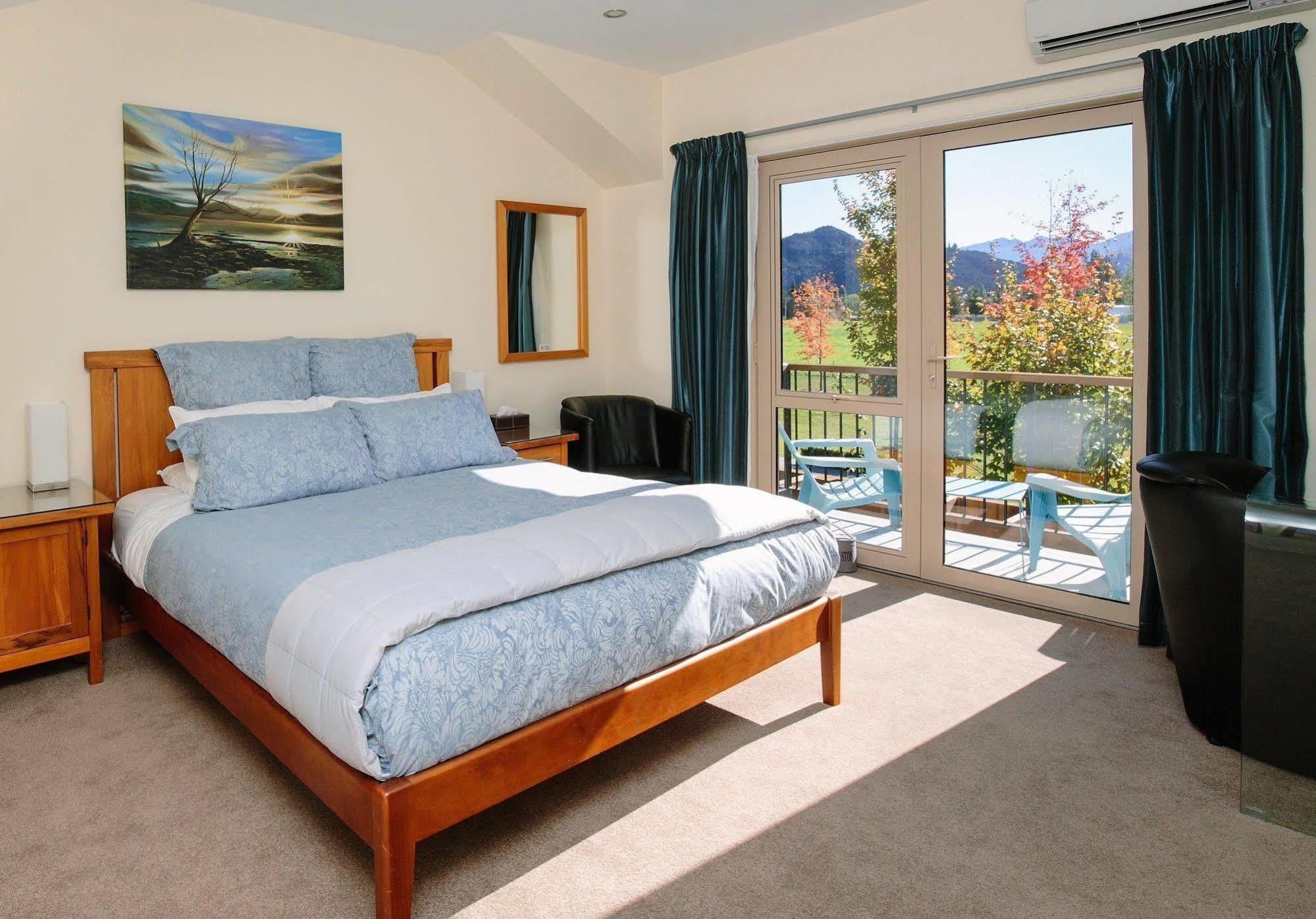 Maple Lodge Luxury Bed & Breakfast Albert Town Luaran gambar