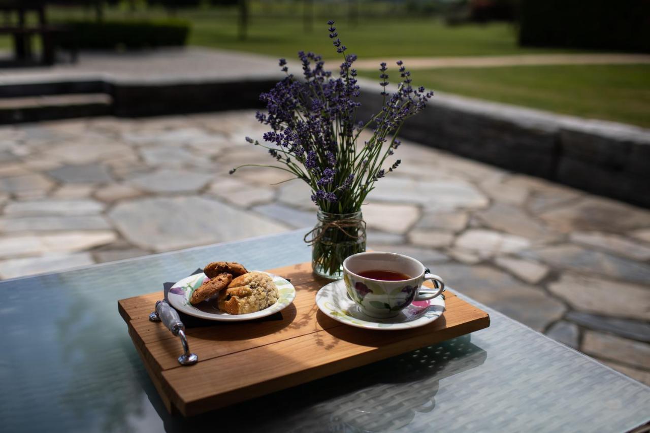 Maple Lodge Luxury Bed & Breakfast Albert Town Luaran gambar