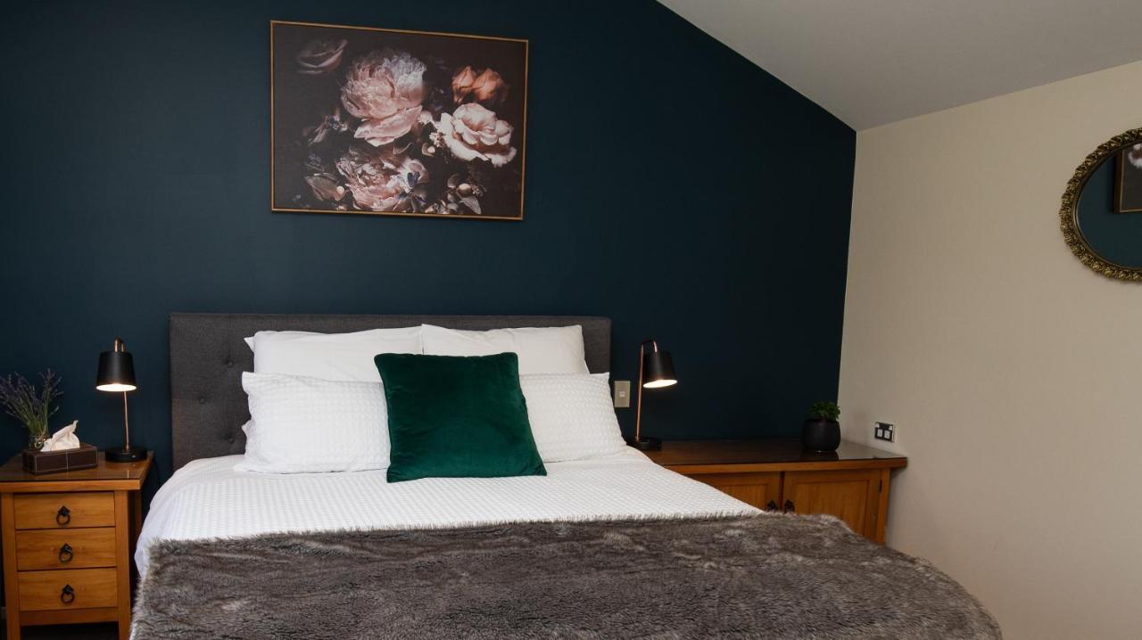 Maple Lodge Luxury Bed & Breakfast Albert Town Luaran gambar